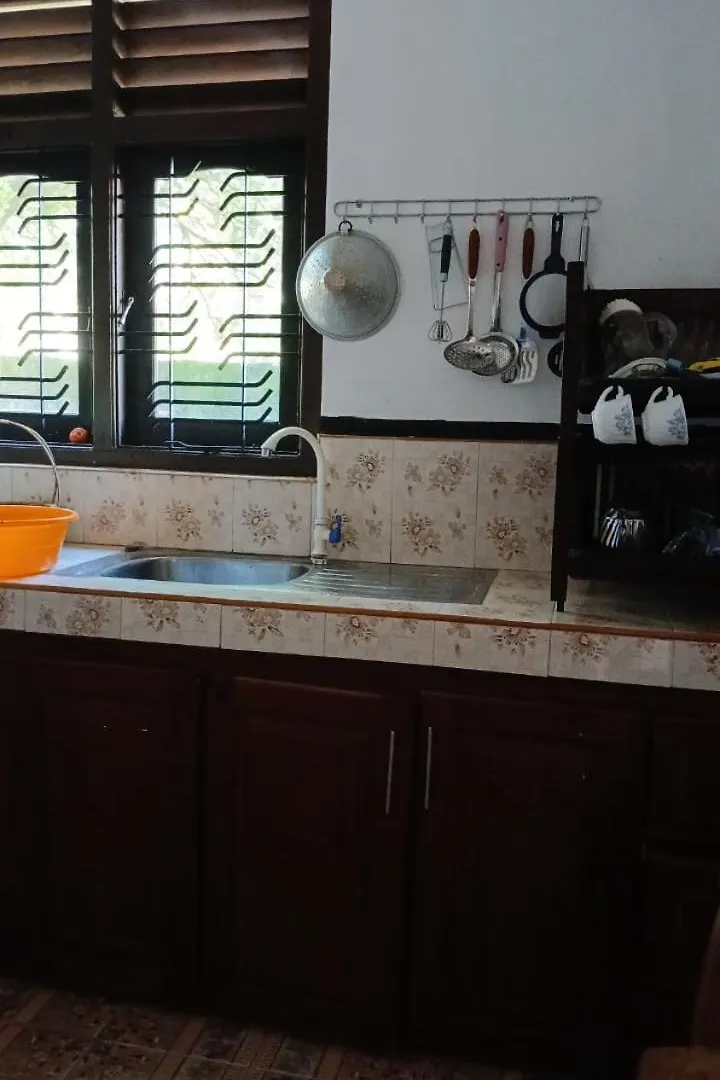 Osra Holiday In Katunayake Guest house