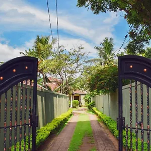  Bed and breakfast Agasthi Airport Close